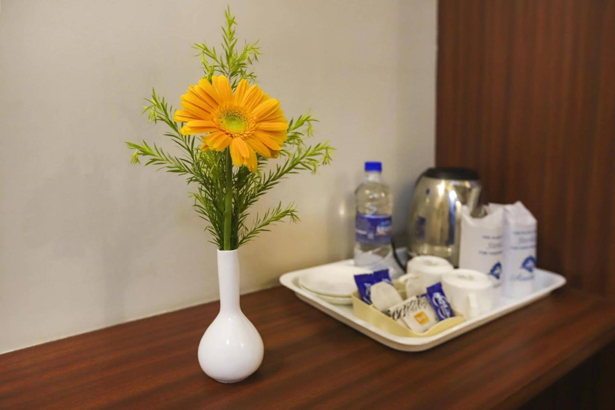 ホテル Super Townhouse Oak Lb Nagar Ramoji ハイデラバード エクステリア 写真